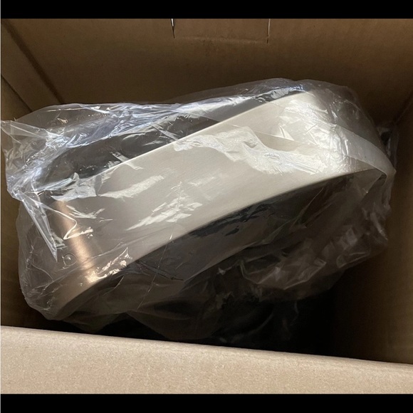 Halo LED Rechargeable Mirror - Silver - Picture 2 of 6